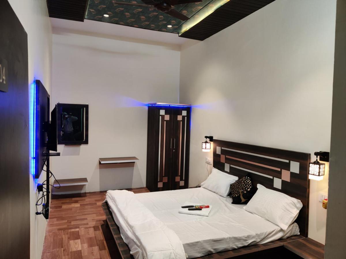 Keshav Hotel Farrukhabad Екстер'єр фото