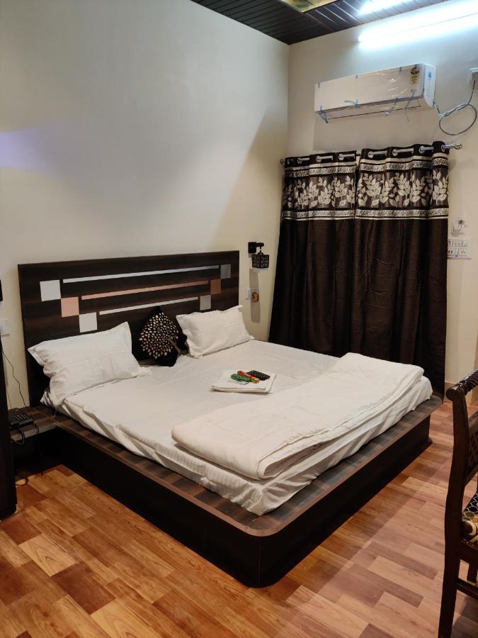 Keshav Hotel Farrukhabad Екстер'єр фото